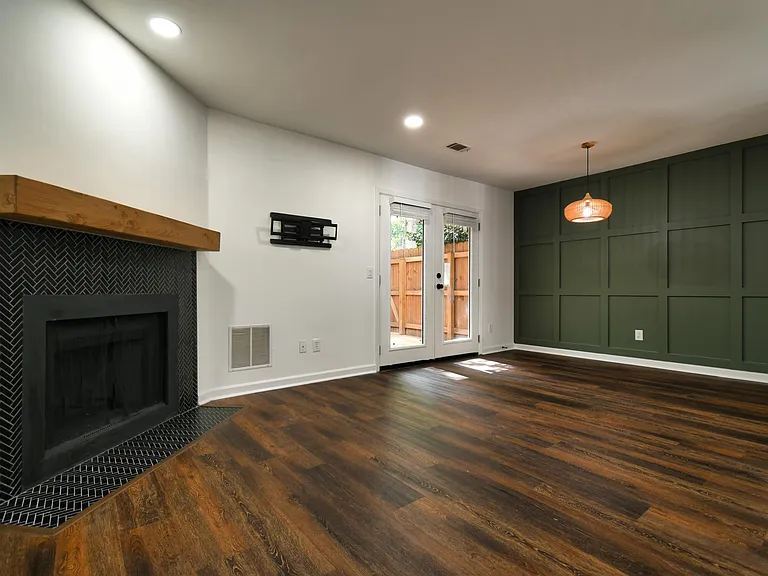 1606 Queen Anne Ct — Photo 8