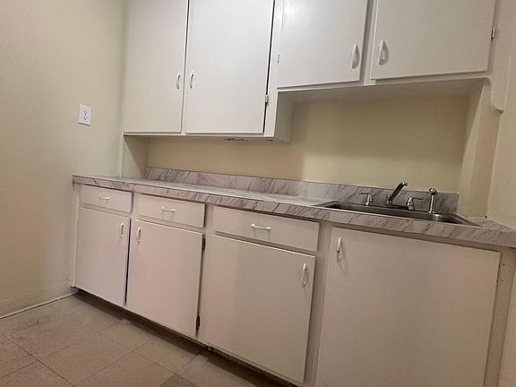4th image of 131 Orange St APT 4E