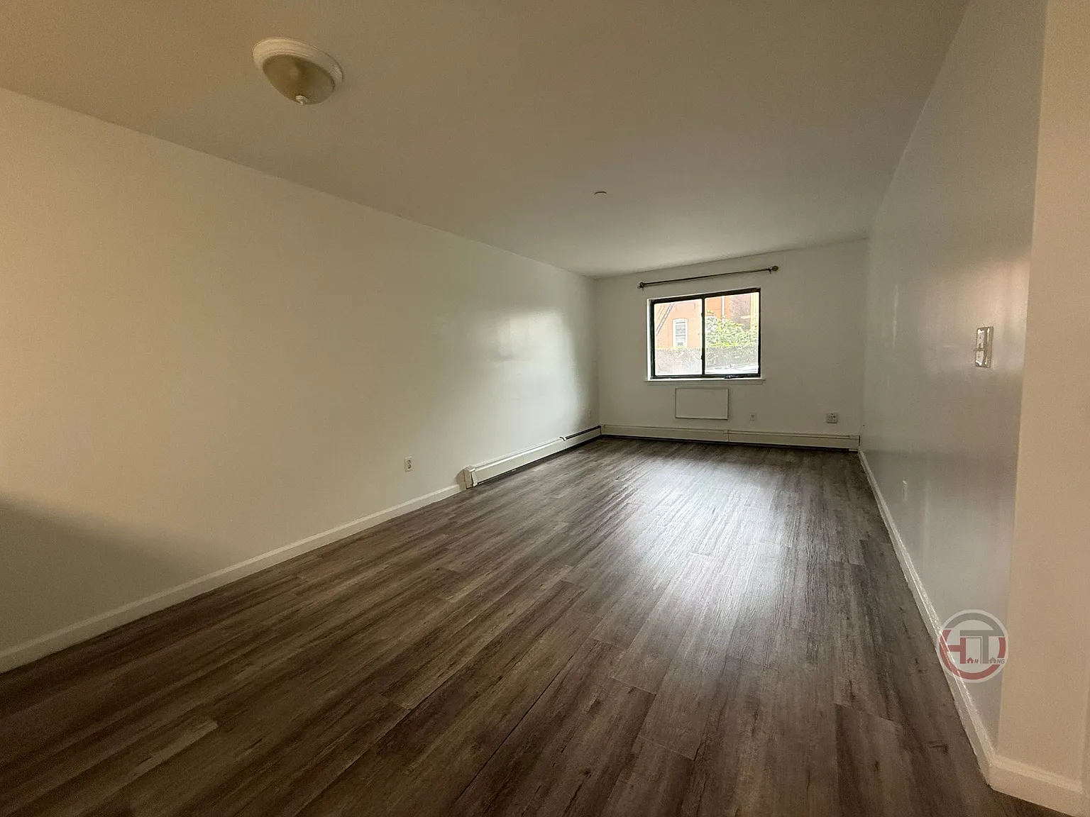 1 bed, 650 sqft, $2,483 — Photo 3