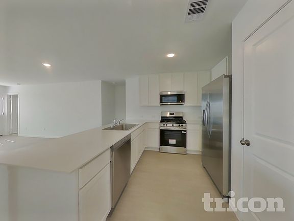 5th image of 1314 Gammagrass Dr