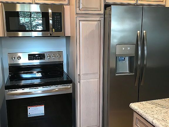 5th image of 731 W Ferry St APT 1G