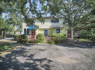 910 Hall Ave, Seabrook, TX 77586