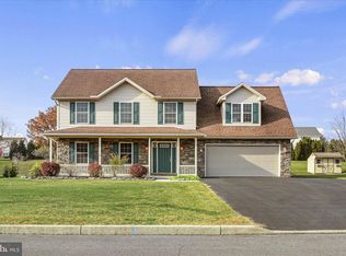 90 Longstreet Dr, Carlisle, PA 17013