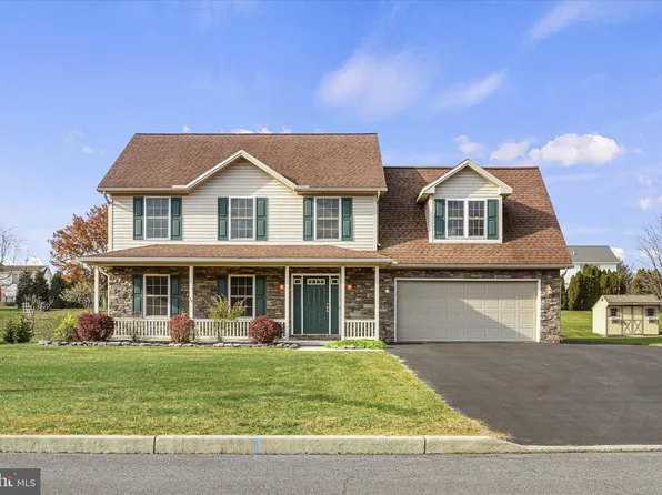 90 Longstreet Dr, Carlisle, PA 17013