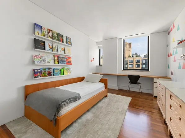 205 West 19th Street image 10 of 17