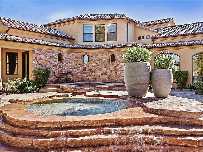 6346 E Mountain View Rd — Photo 32