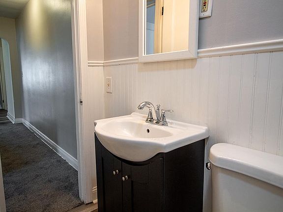 5th image of 4719 Cuming St