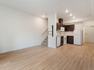 6263 N Cecelia St #302, Portland, OR 97203