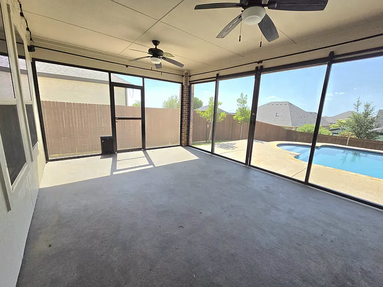 6916 Talon Dr — Photo 32