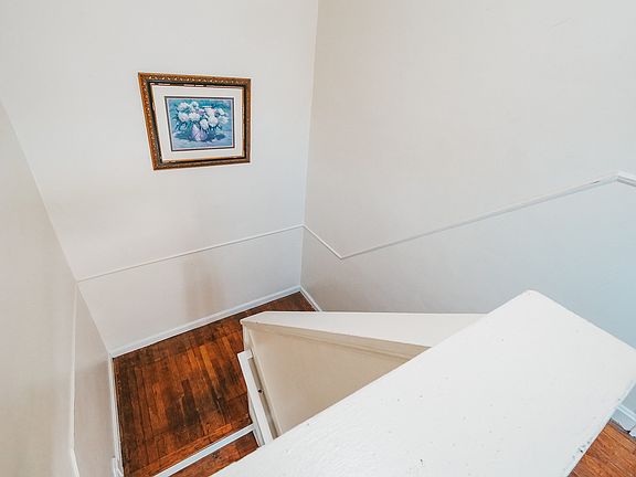 3rd image of 632 Maple Dr #3