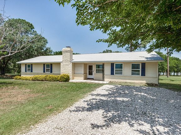 2nd image of 104 Cove Dr