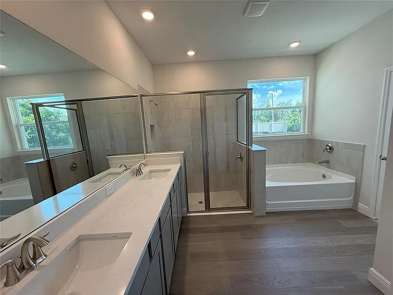 2113 Warren Acres Blvd — Photo 10