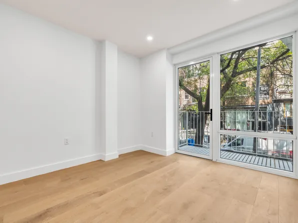 18 East 13th Street image 5 of 12