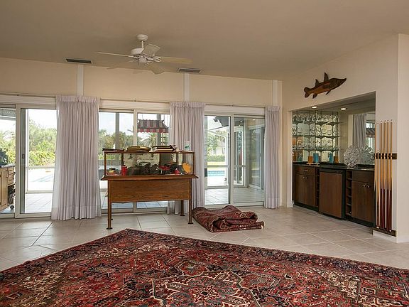 5th image of 1212 Castaway Blvd
