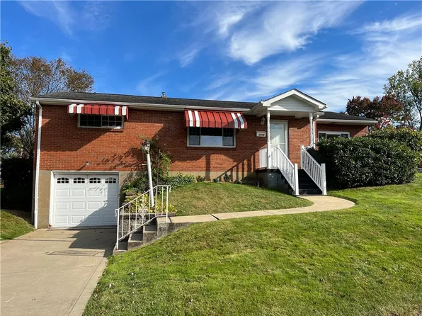 3076 Ben Davis Ave, Lower Burrell, PA 15068