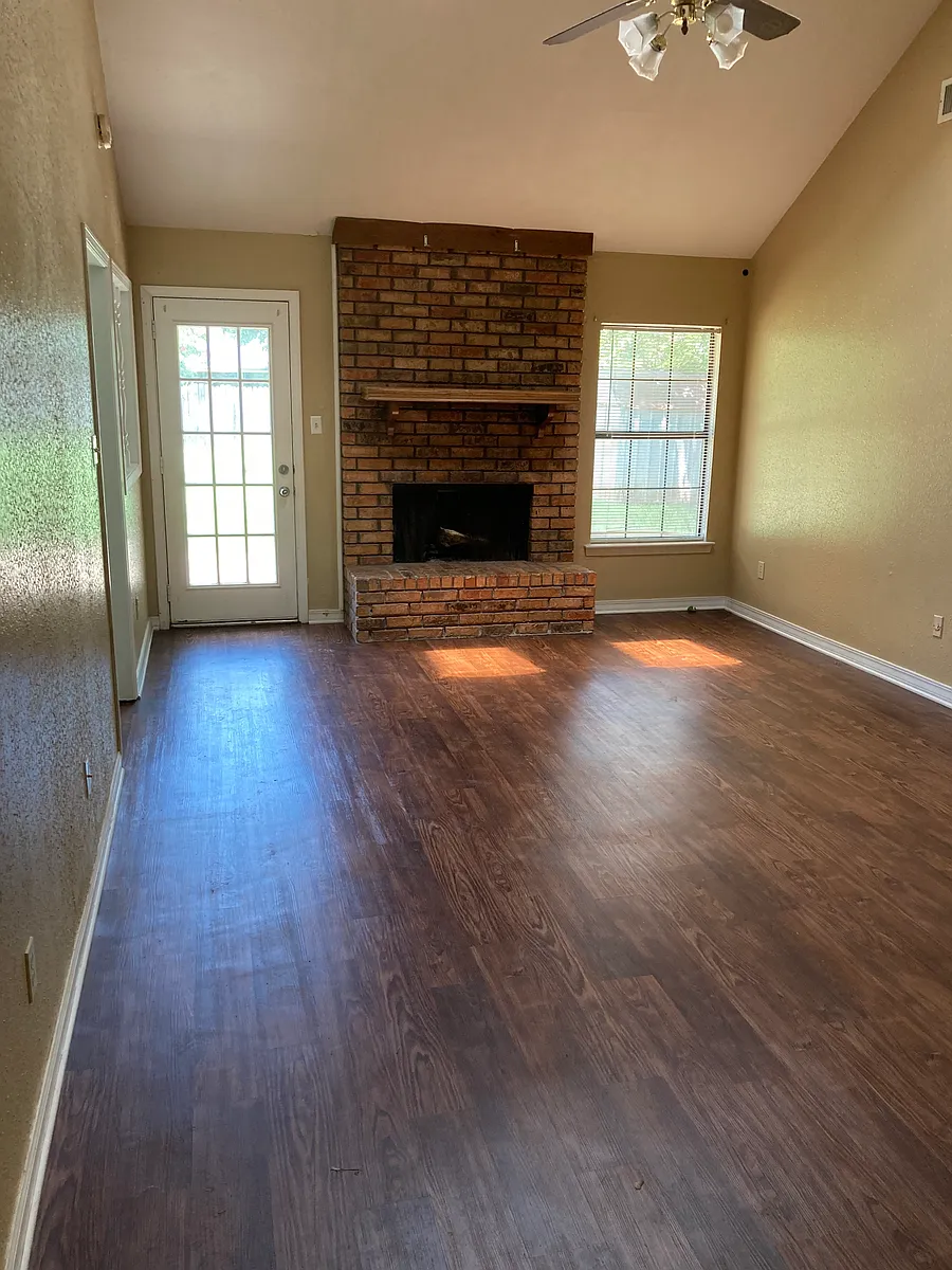 Building Photo - 2562 Downs Cir