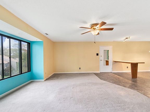 5th image of 8 Thayer Pond Dr #7
