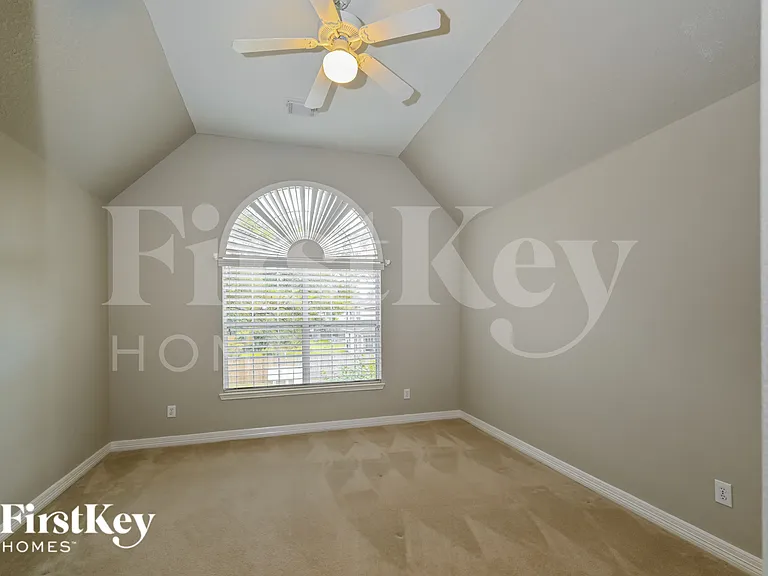 17714 Meadow Crossing Ln — Photo 14