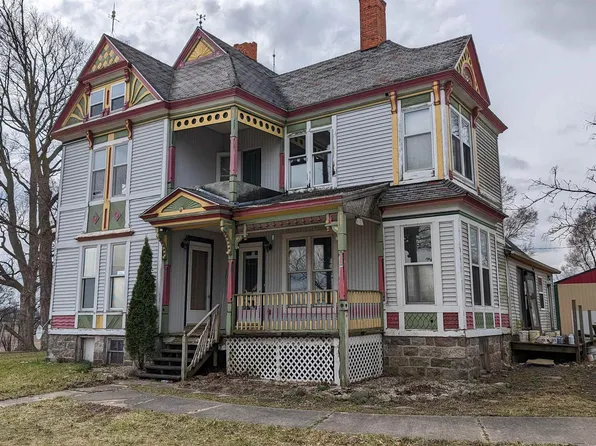 7854 S Leaton Rd, Shepherd, MI 48883