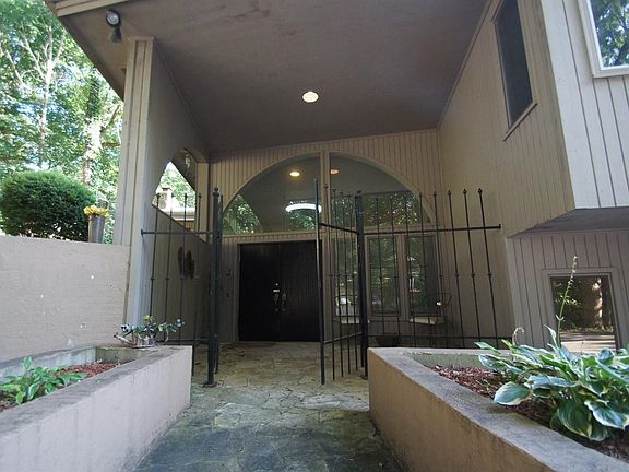 Front entryway