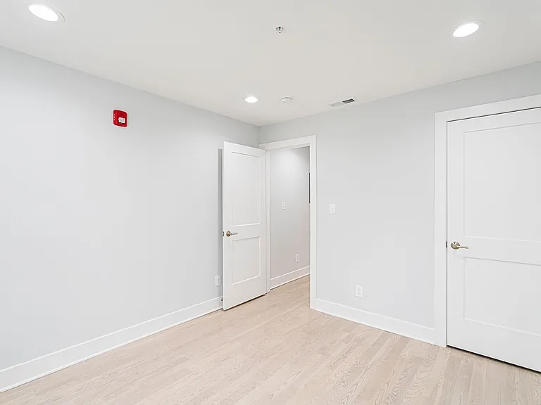 2808 W Oxford — Photo 15