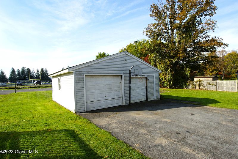 3rd image of 38 Potter Avenue