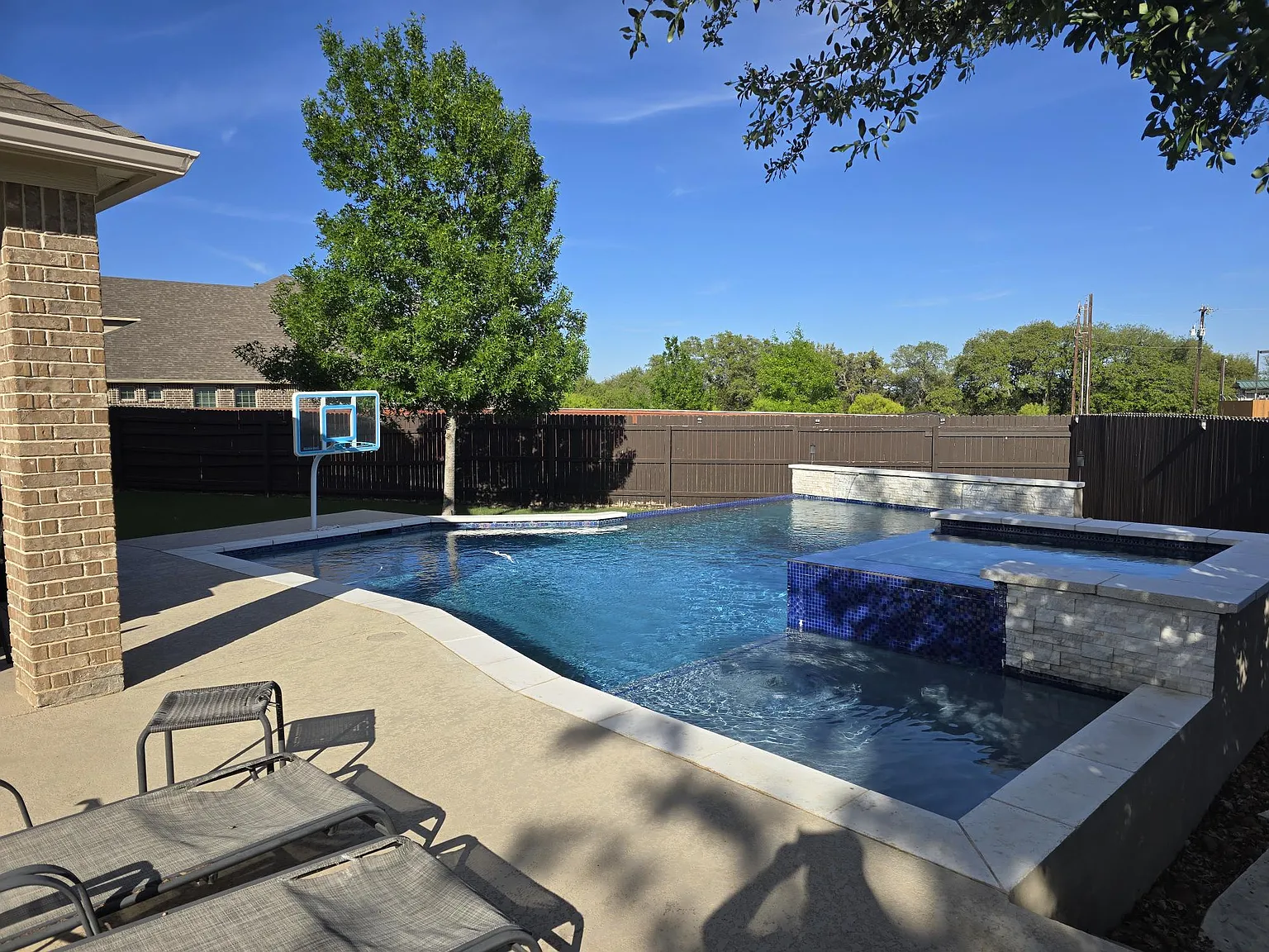 6 bed, 3586 sqft, $4,200 — Photo 4