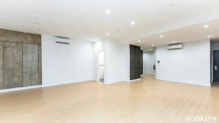 Rented by Nooklyn NYC LLC | media 41