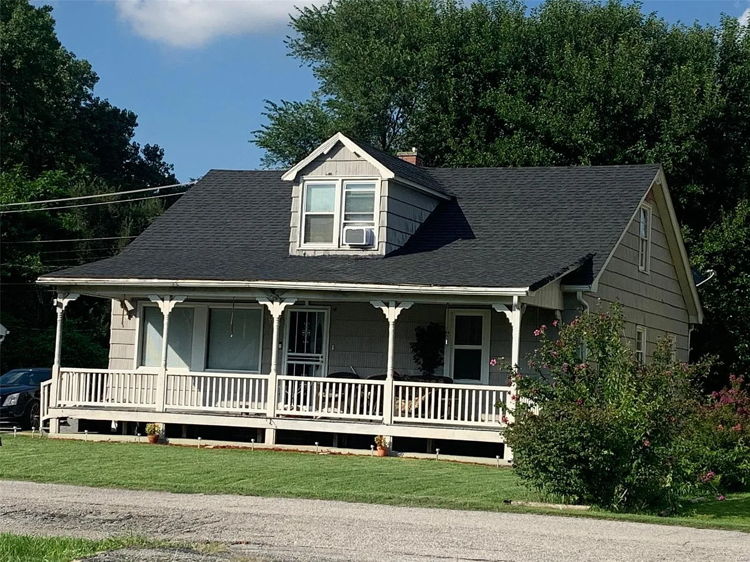 207 Julian Ave photo 1