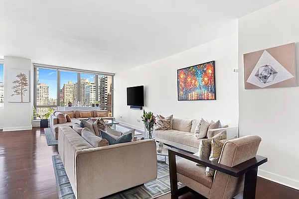 Rented by Compass | media 20