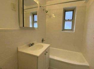 36 Hilton Ave #635, Hempstead, NY 11550