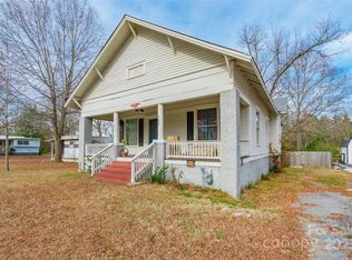 107 Hampton St, Chester, SC 29706