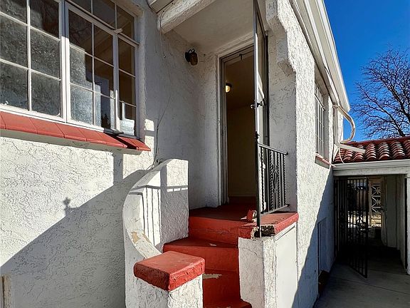 3rd image of 320 S Dale Court