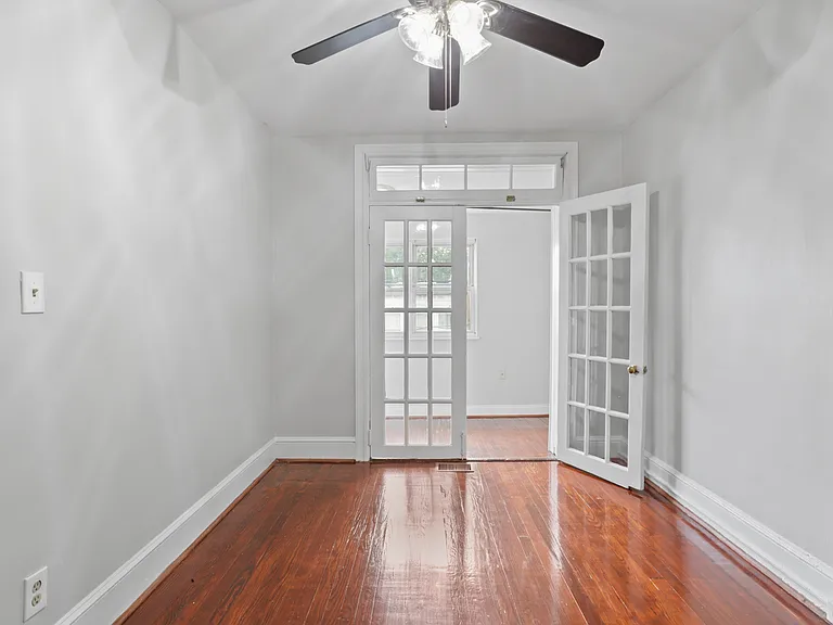 209 Douglas St NE — Photo 16