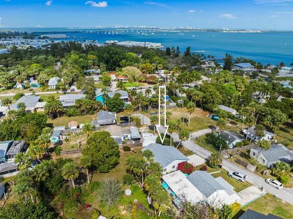 2636 NE Hickory Avenue, Jensen Beach, FL 34957