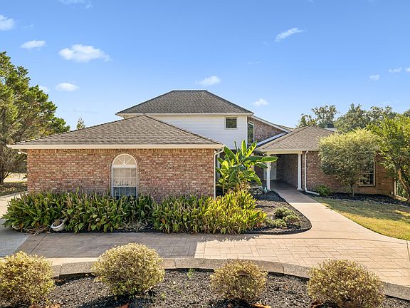 3rd image of 339 Lakeview Cir