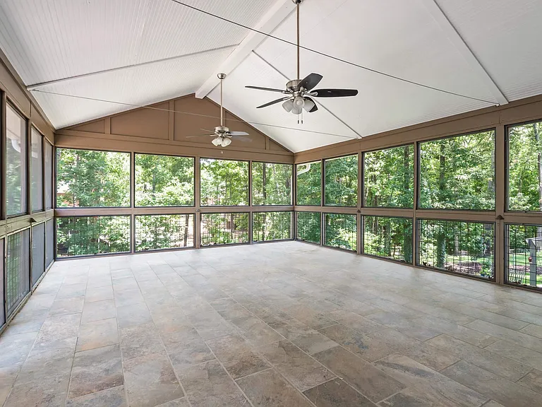 5249 Meadow Garden Ln — Photo 11