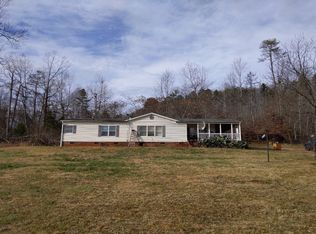 511 Laurel And Hardy Lake Rd, Marietta, SC 29661