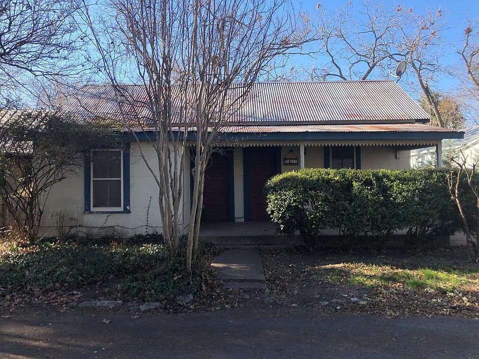 1st image of 204 W Peach St