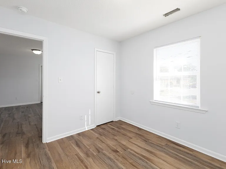2322 Indian Dr #B7 — Photo 11