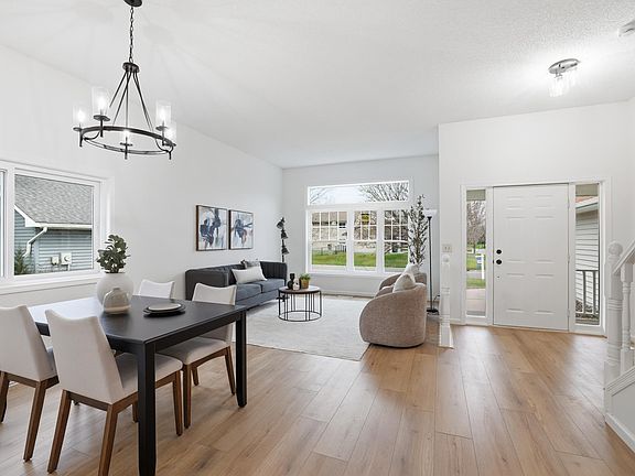 3rd image of 117 117th Ave NW