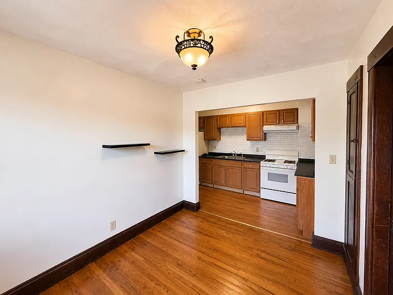 12 Brook Rd #2L — Photo 4