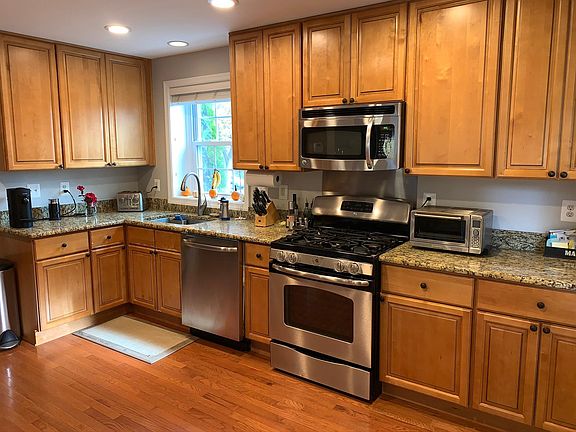 2nd image of 218 Aspen St