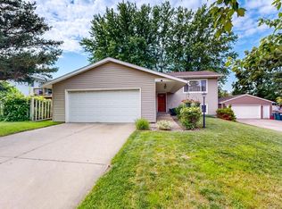 750 31st St NE, Rochester, MN 55906