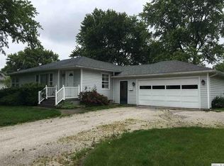 410 Camden Rd, Mount Sterling, IL 62353