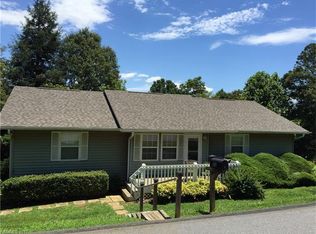 12 Pinerose Dr, Weaverville, NC 28787
