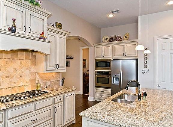 4th image of 5769 Danville Ln