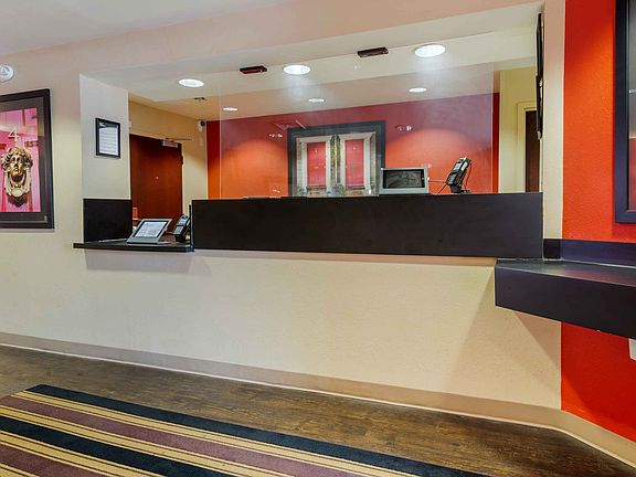 Lobby and Guest Check-in