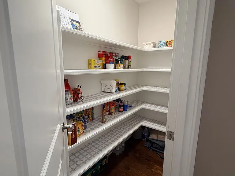300 Grandview Ct #323 — Photo 23