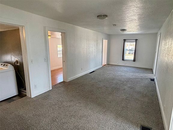 5th image of 910 E Marion St